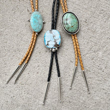 Load image into Gallery viewer, Turquoise Bolo Tie