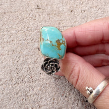 Load image into Gallery viewer, Turquoise Flower Ring Sz 8.5